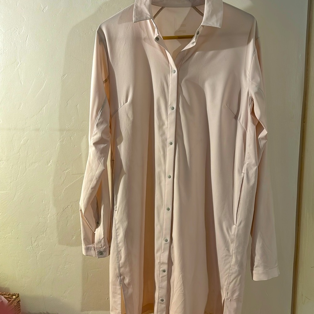 Arx’Teryx long sleeve tunic blouse